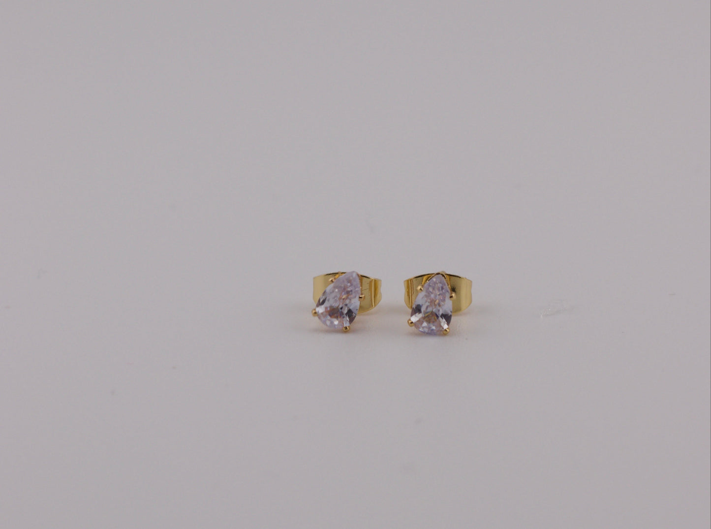 Pear-Cut studs In Gold